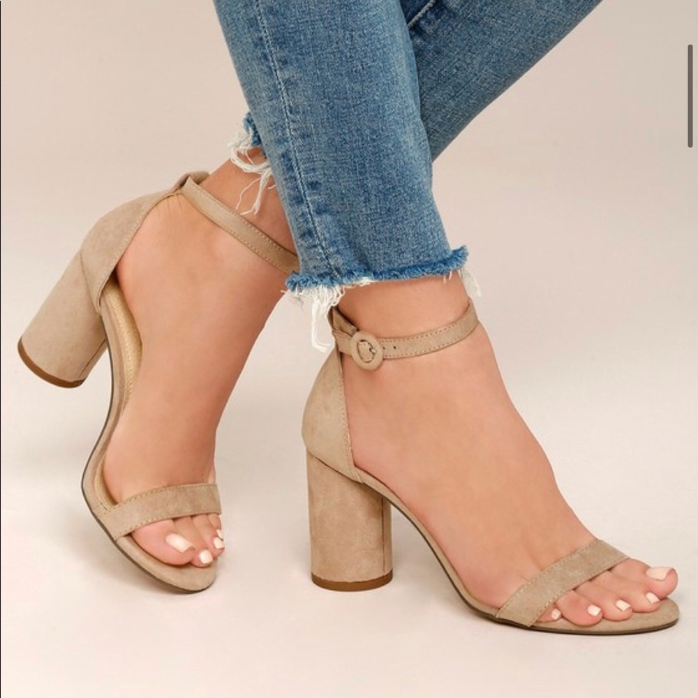 Lulu’s Nude Suede Heels (5.5 W)